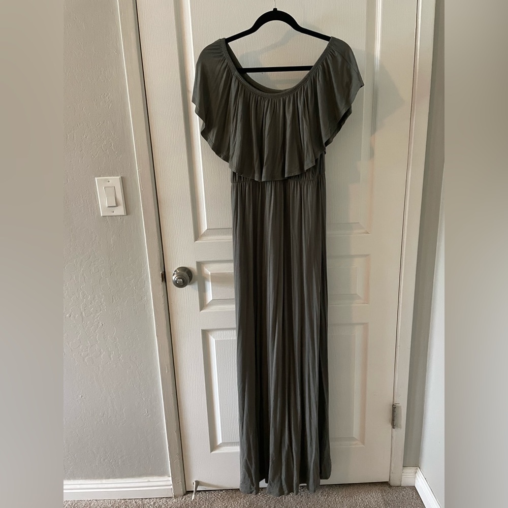 NWT Mother Bee maternity off the shoulder ruffle maxi dress olive green size L
